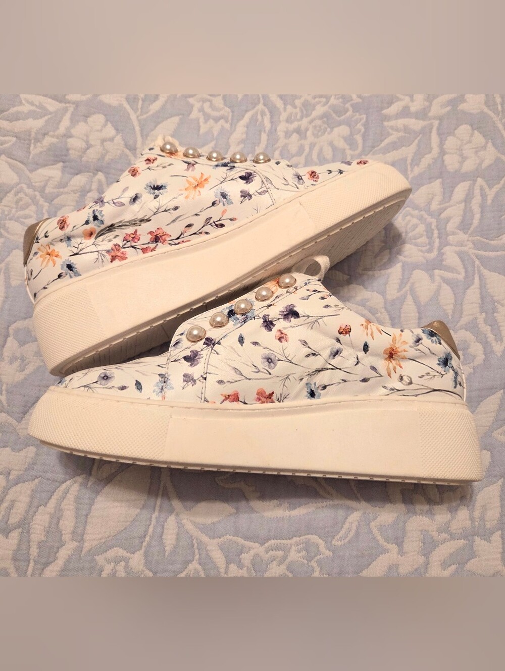 New ALEX MARIE Leather Floral Pearl Stud Platform Sneakers